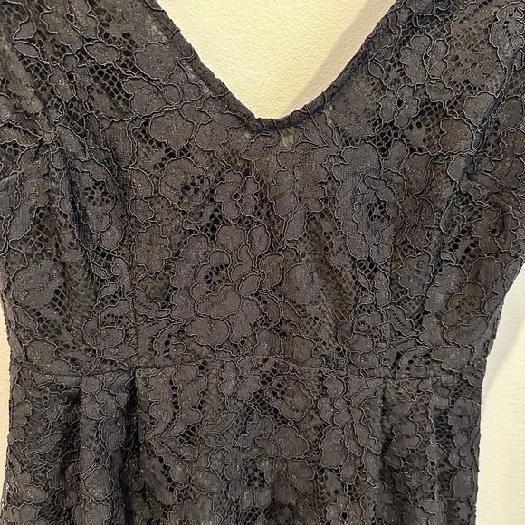 Black lace dress - Picture 2 of 4